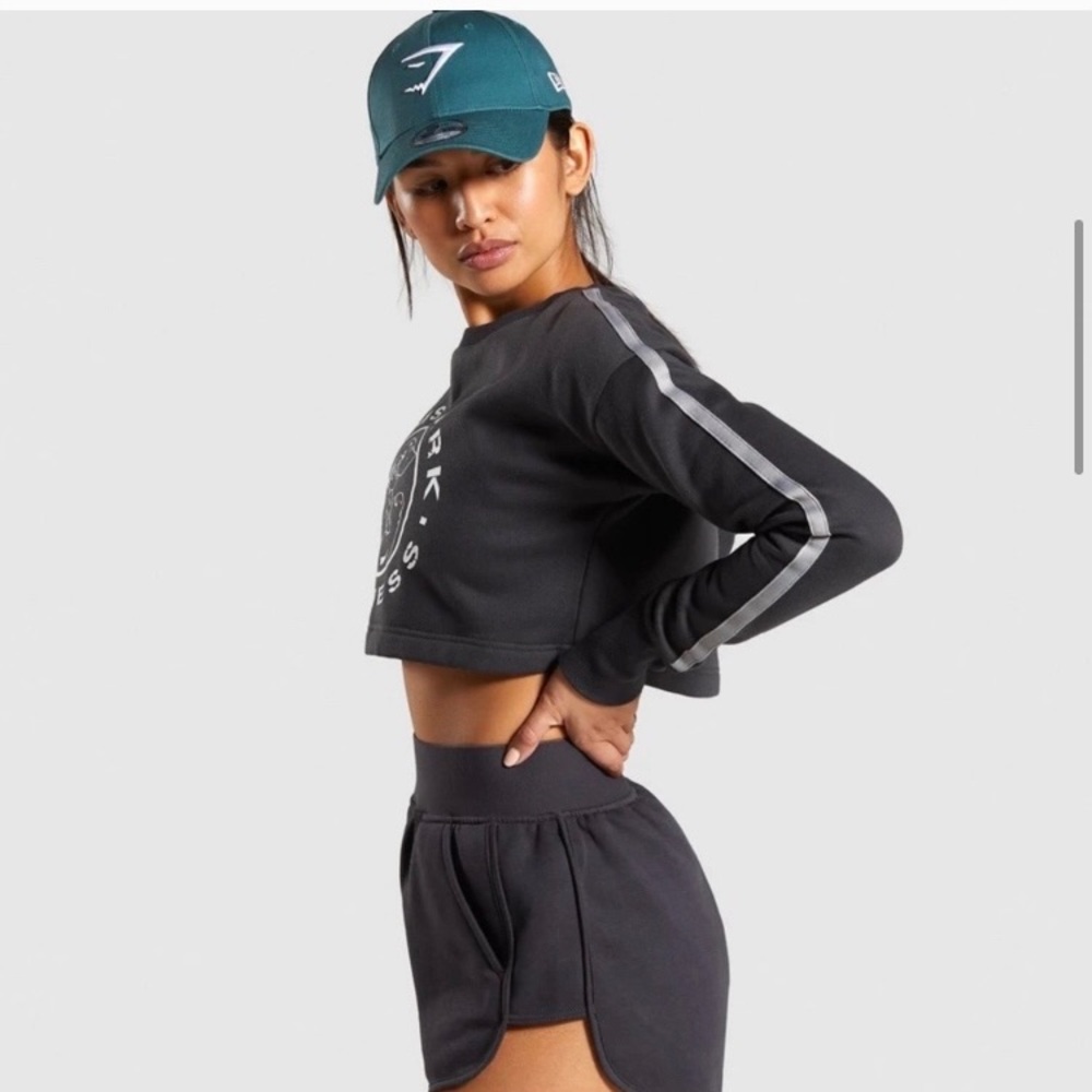 *sold* Gymshark Legacy fitness Crop Top - Picture 2 of 7